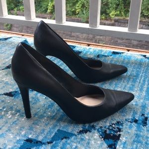 Pointed toe pumps